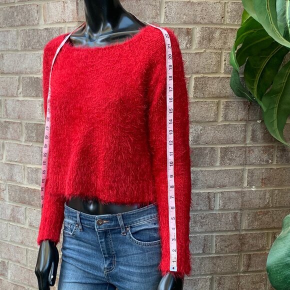 Decree Fuzzy Eyelash Knit Long Sleeve Boatneck Cropped Sweater Sz M - Picture 13 of 13